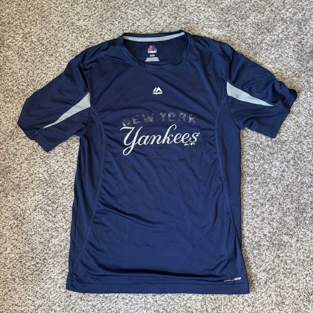 Majestic Navy Yankees Performance Tee